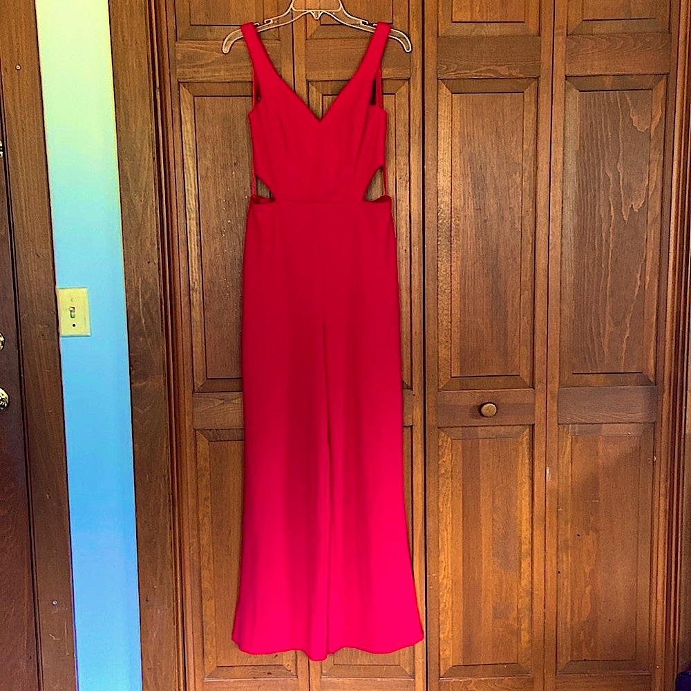 🏷️ BNWT Sleeveless Cut Out Wide Leg Romper By Crystal Sky ~ Lg.